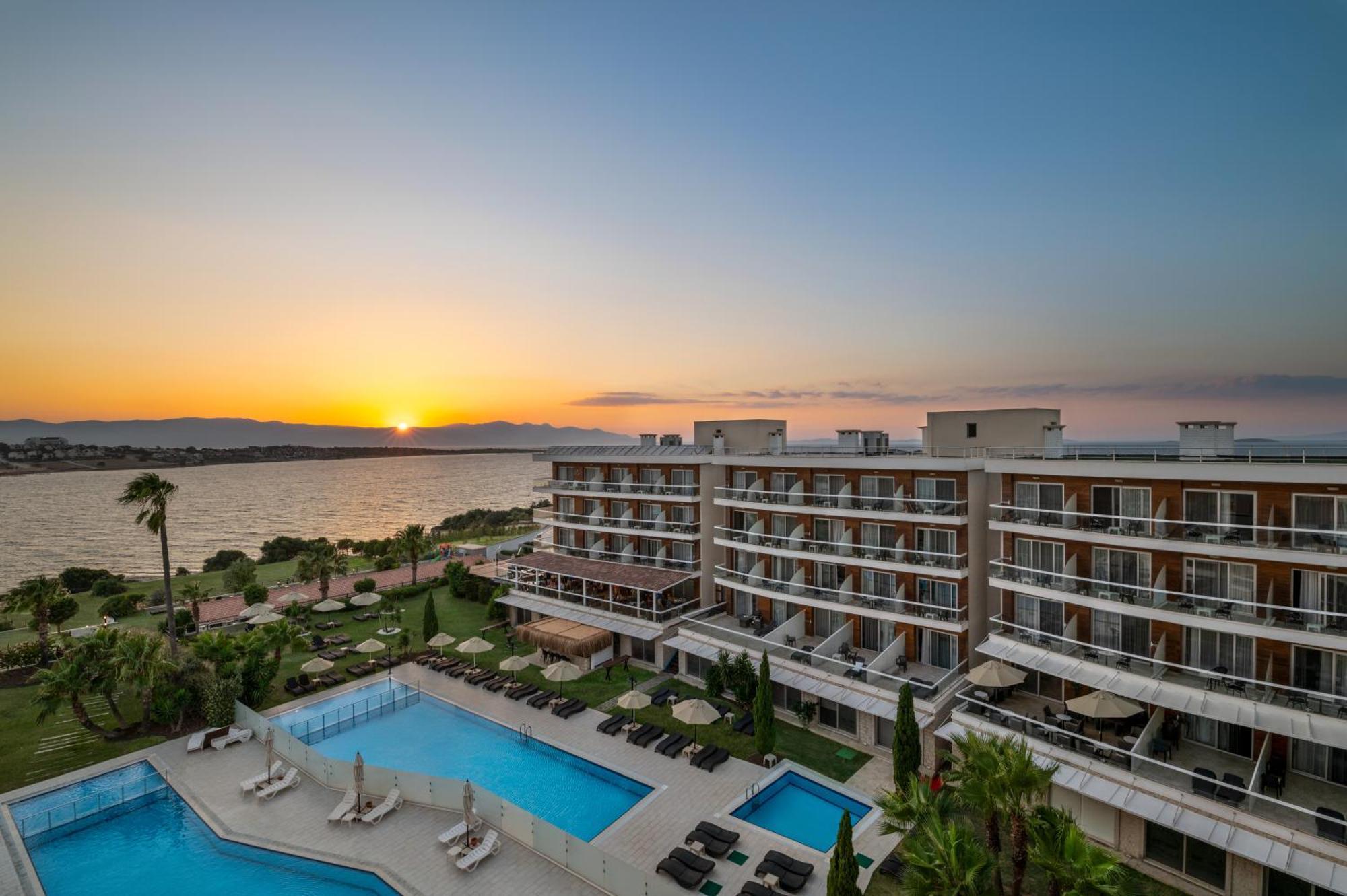 Hotel La Quinta By Wyndham Cesme Smirne Esterno foto