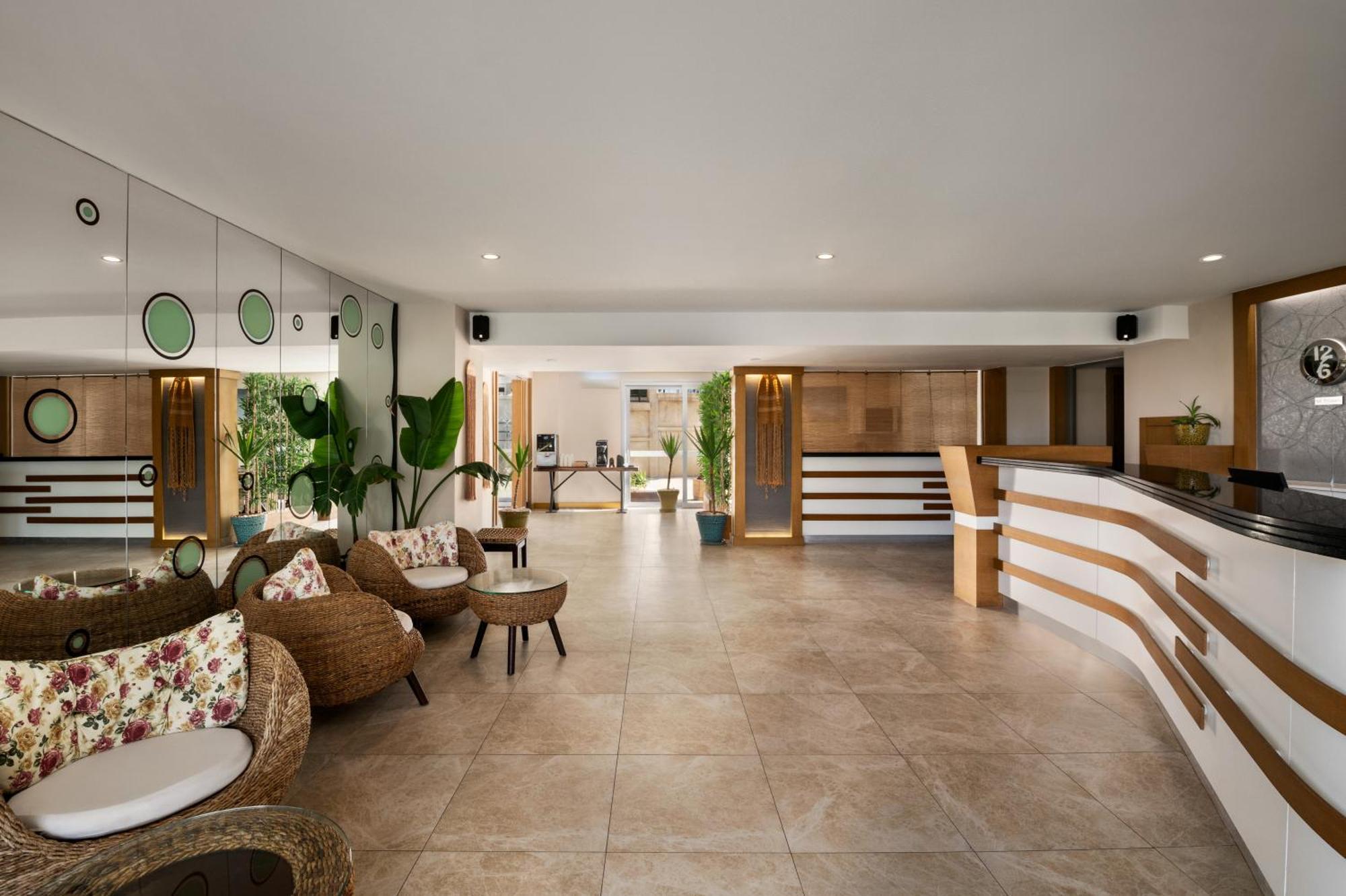 Hotel La Quinta By Wyndham Cesme Smirne Esterno foto