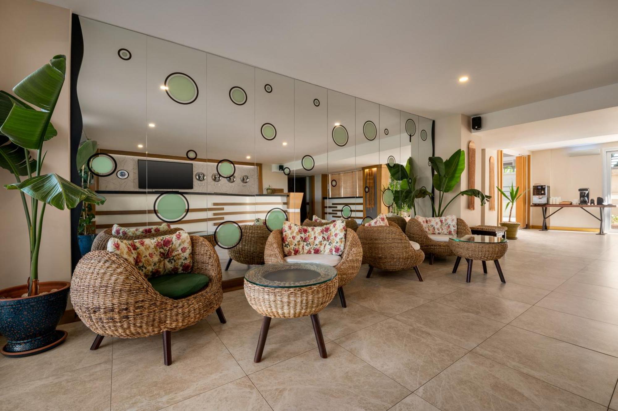 Hotel La Quinta By Wyndham Cesme Smirne Esterno foto