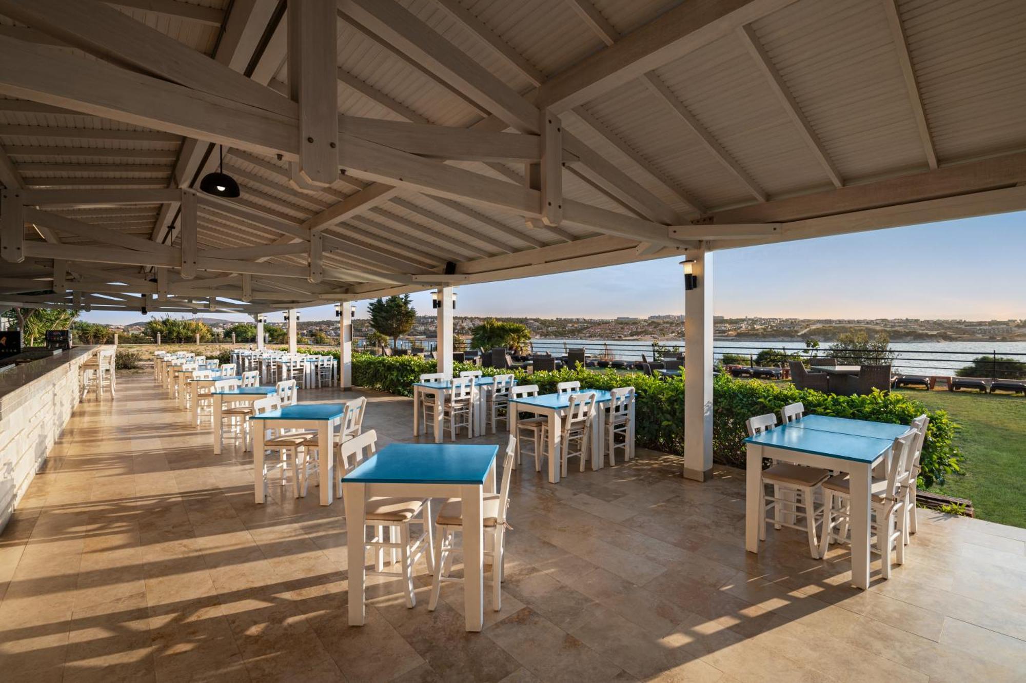 Hotel La Quinta By Wyndham Cesme Smirne Esterno foto