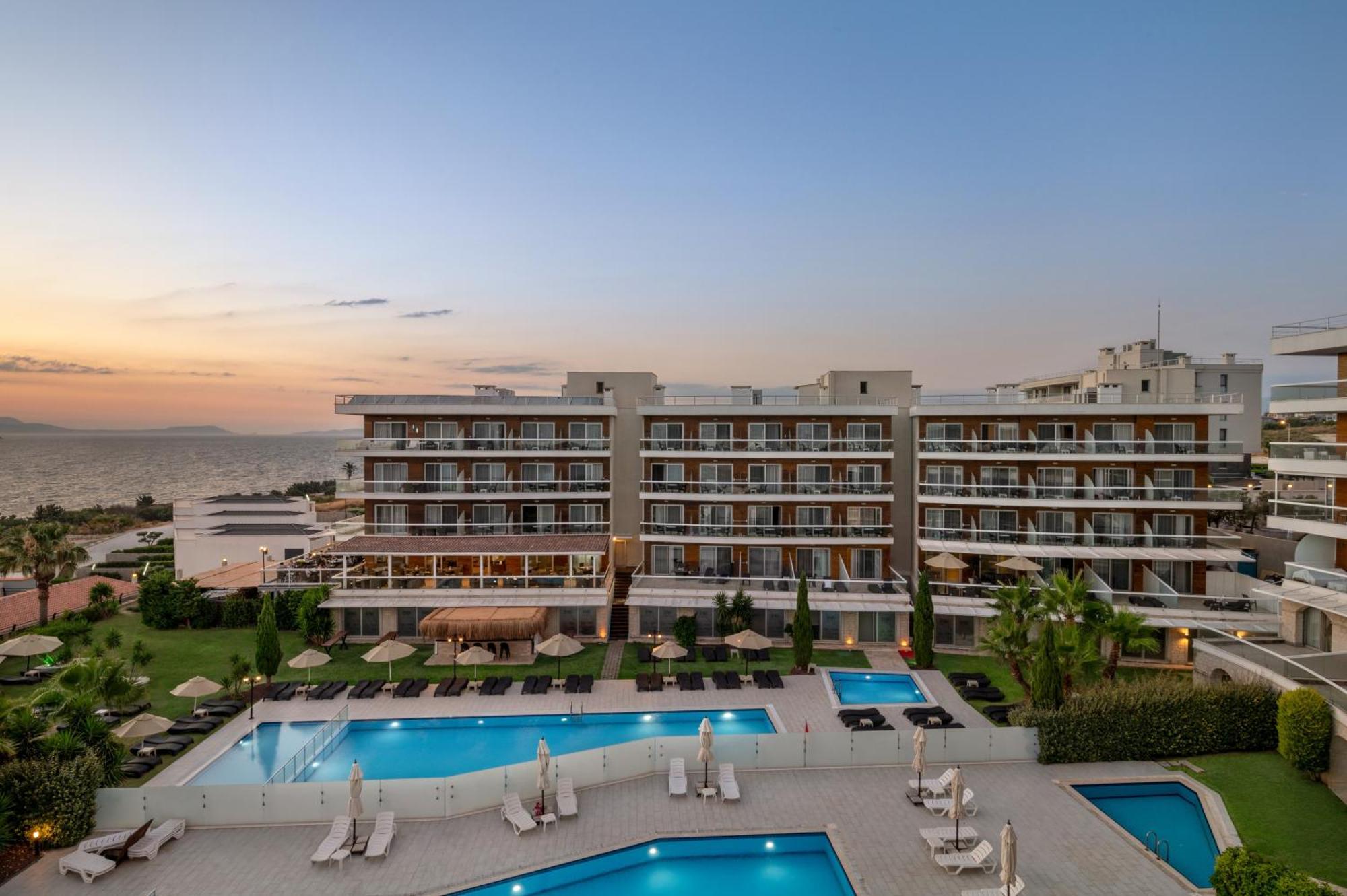 Hotel La Quinta By Wyndham Cesme Smirne Esterno foto