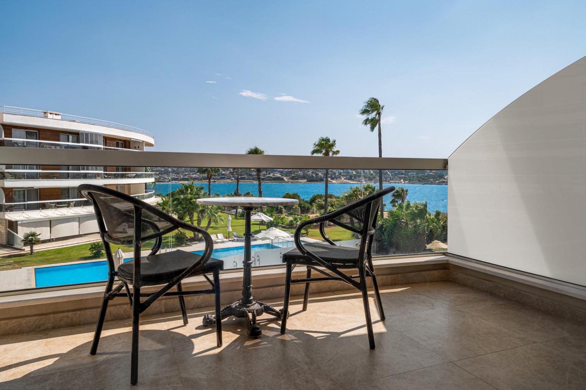 Hotel La Quinta By Wyndham Cesme Smirne Esterno foto