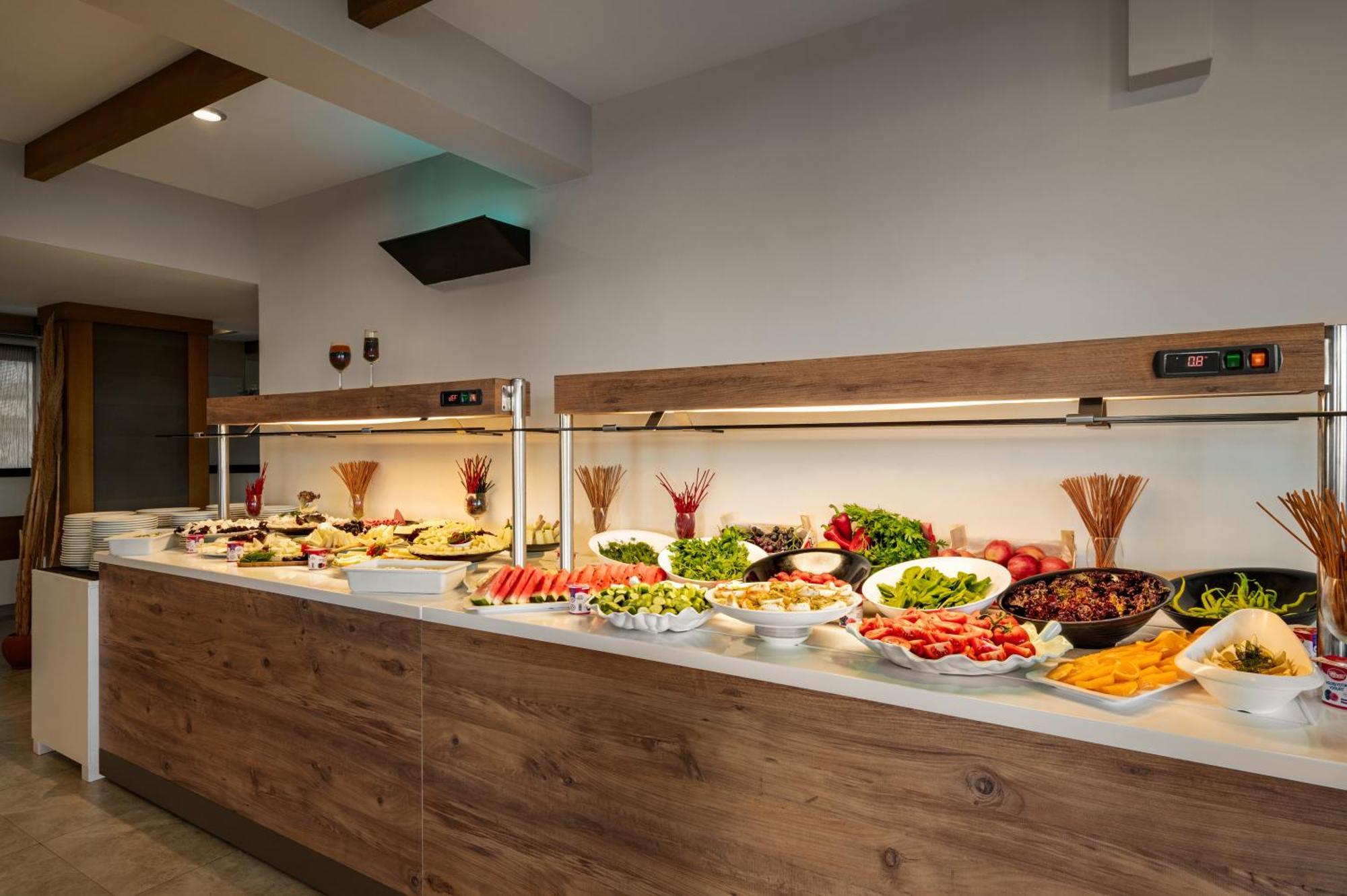Hotel La Quinta By Wyndham Cesme Smirne Esterno foto