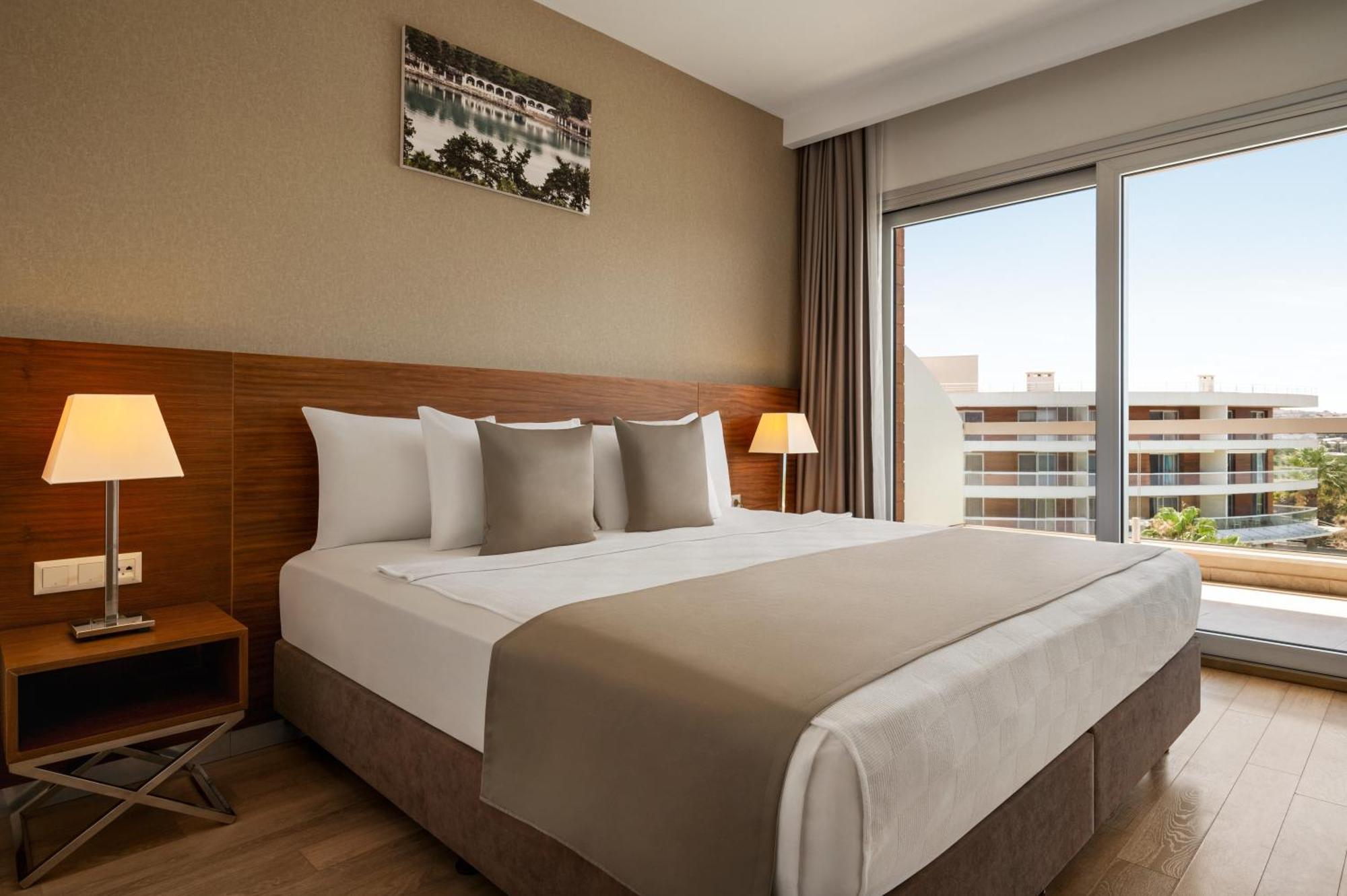 Hotel La Quinta By Wyndham Cesme Smirne Esterno foto