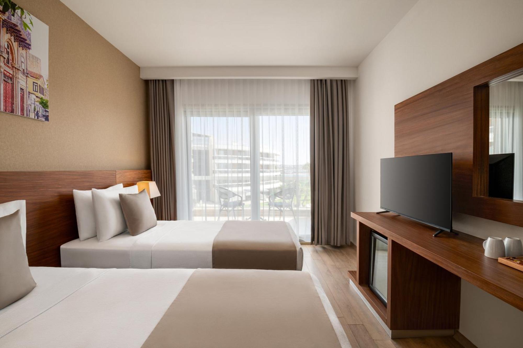 Hotel La Quinta By Wyndham Cesme Smirne Esterno foto