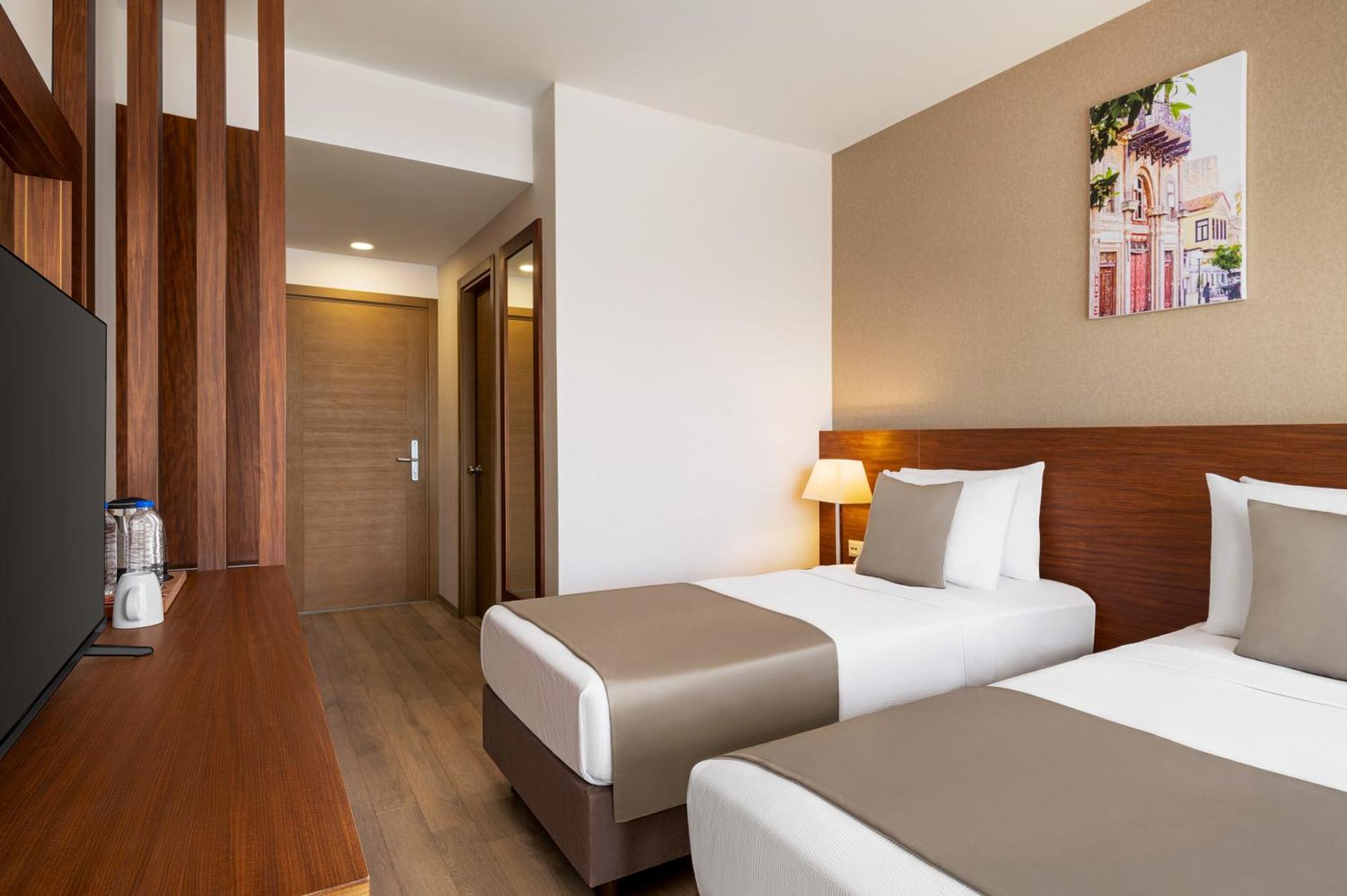 Hotel La Quinta By Wyndham Cesme Smirne Esterno foto