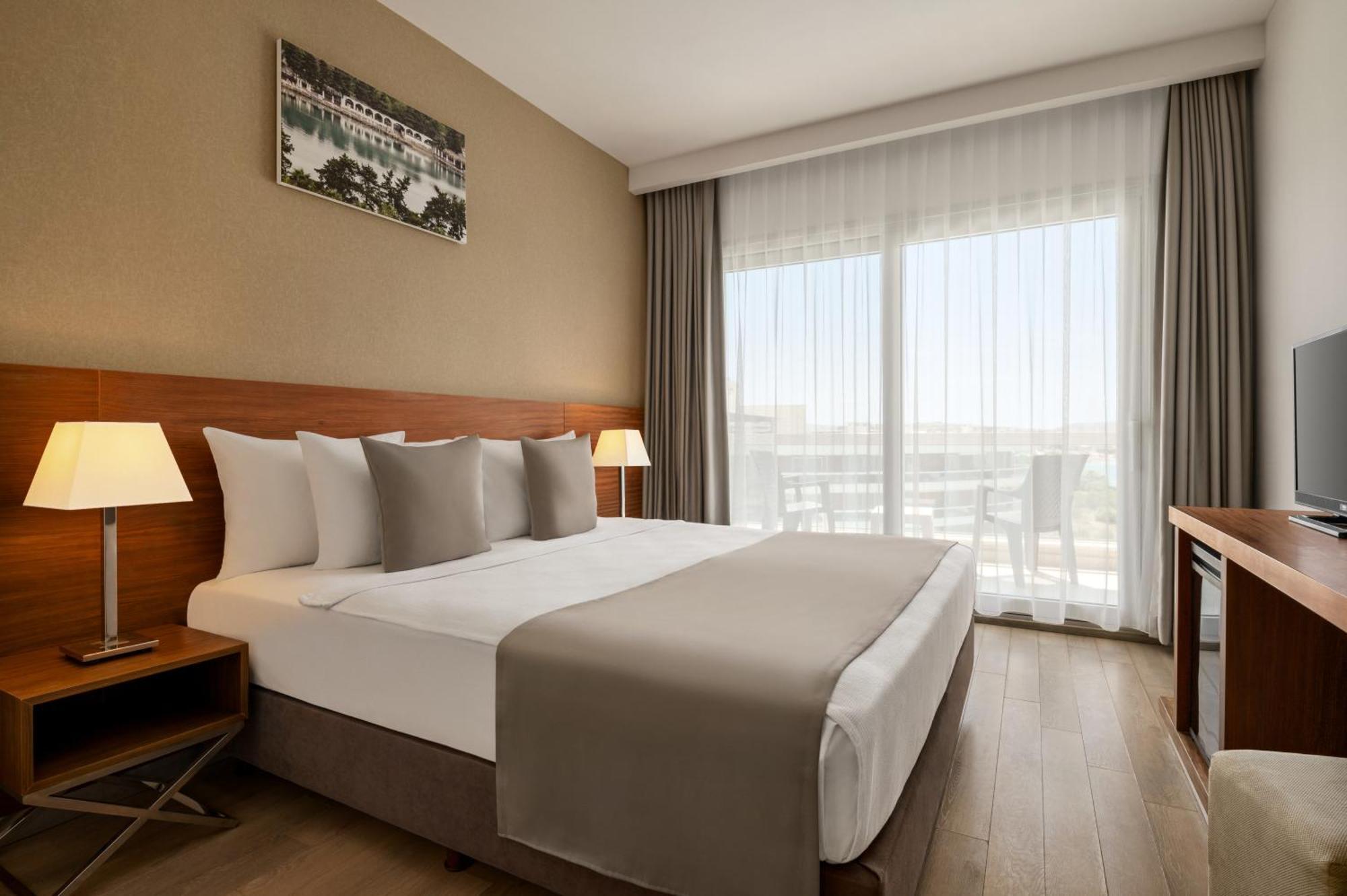 Hotel La Quinta By Wyndham Cesme Smirne Esterno foto